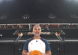 Víctor Luengo, en el parquet del Roig Arena.