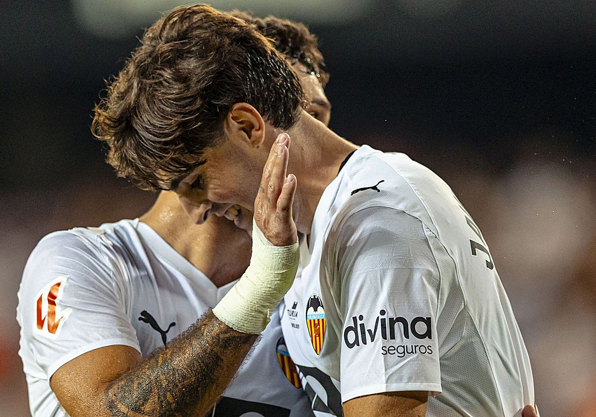 Javi Guerra celebrando su segundo gol frente al Torino.