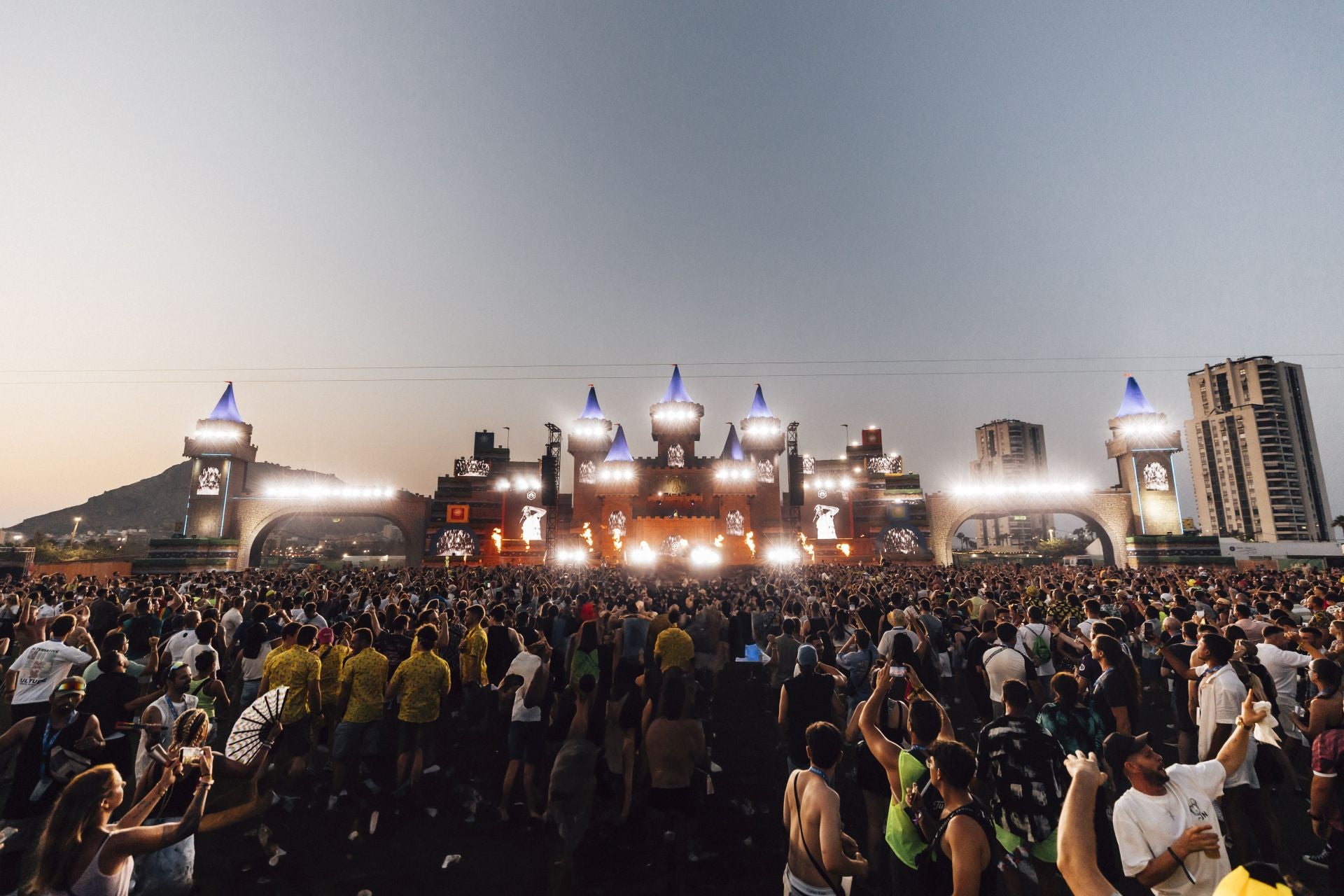 Fotos: Un show de fuegos artificiales y 250 drones ilumina el cielo del Medusa