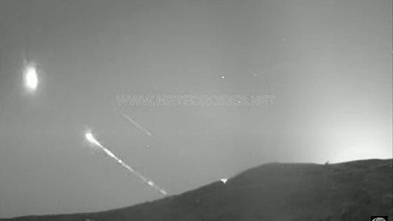 Una brillante bola de fuego cruza el cielo de Valencia a miles de kilómetros por hora