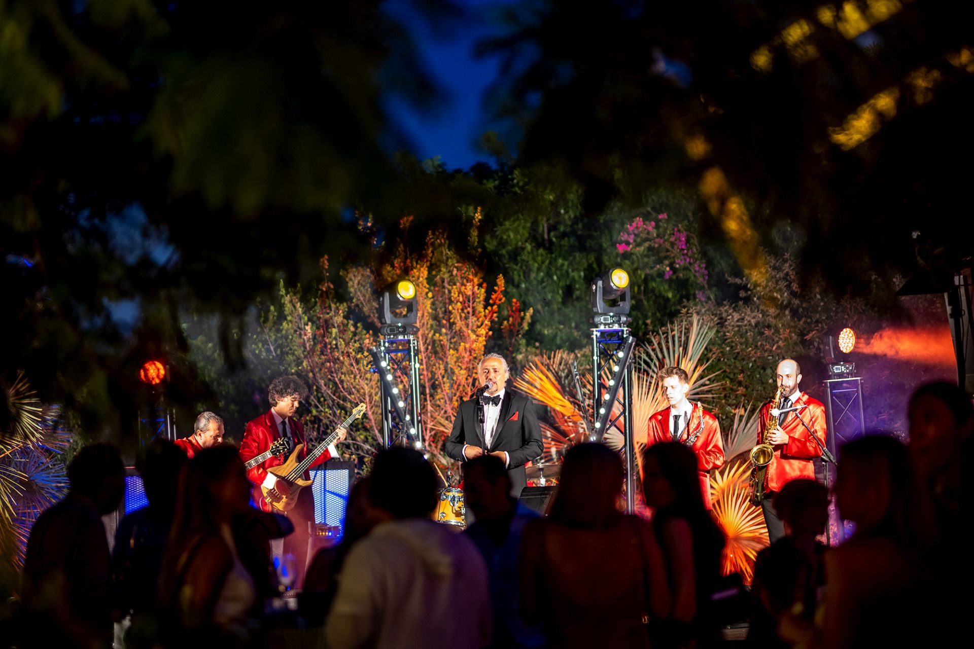 Música en directo, champán y mucha fiesta en el cumpleños de Ángela Pla: «Estoy muy emocionada»