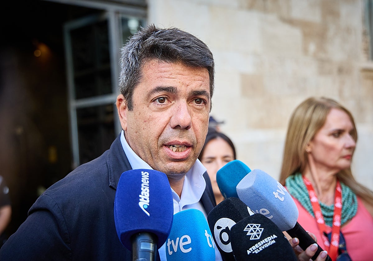 Carlos Mazón comparece ante los medios