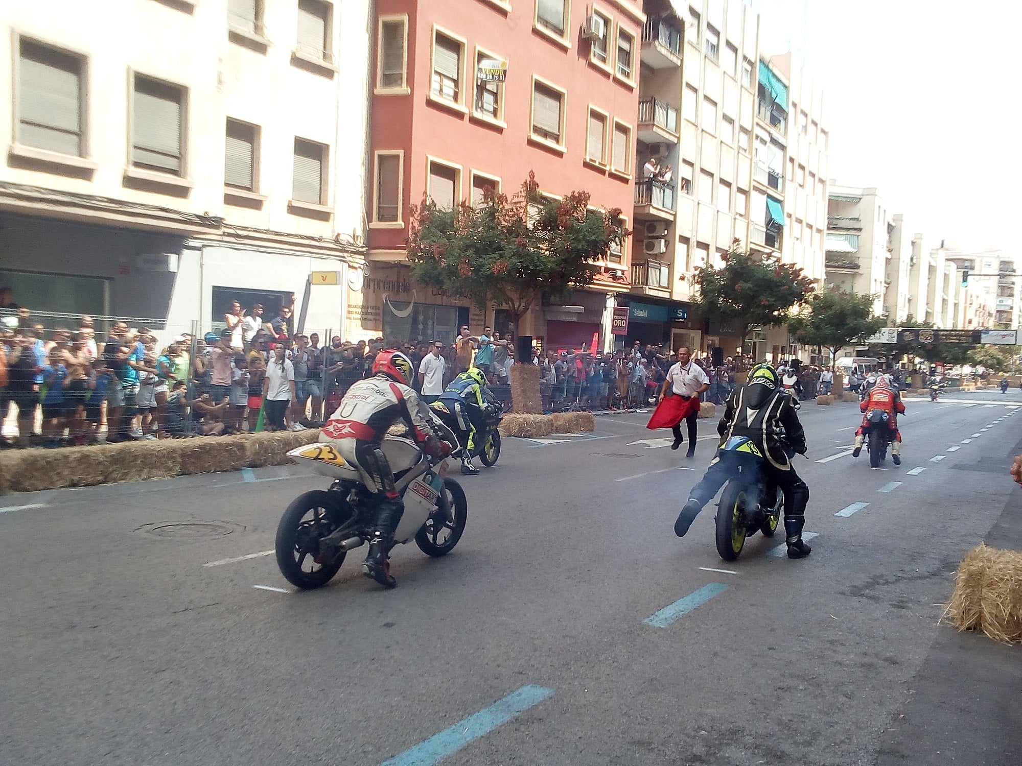 Inicio de una de las carreras del Trofeo de la Fira de Xàtiva de ediciones anteriores.