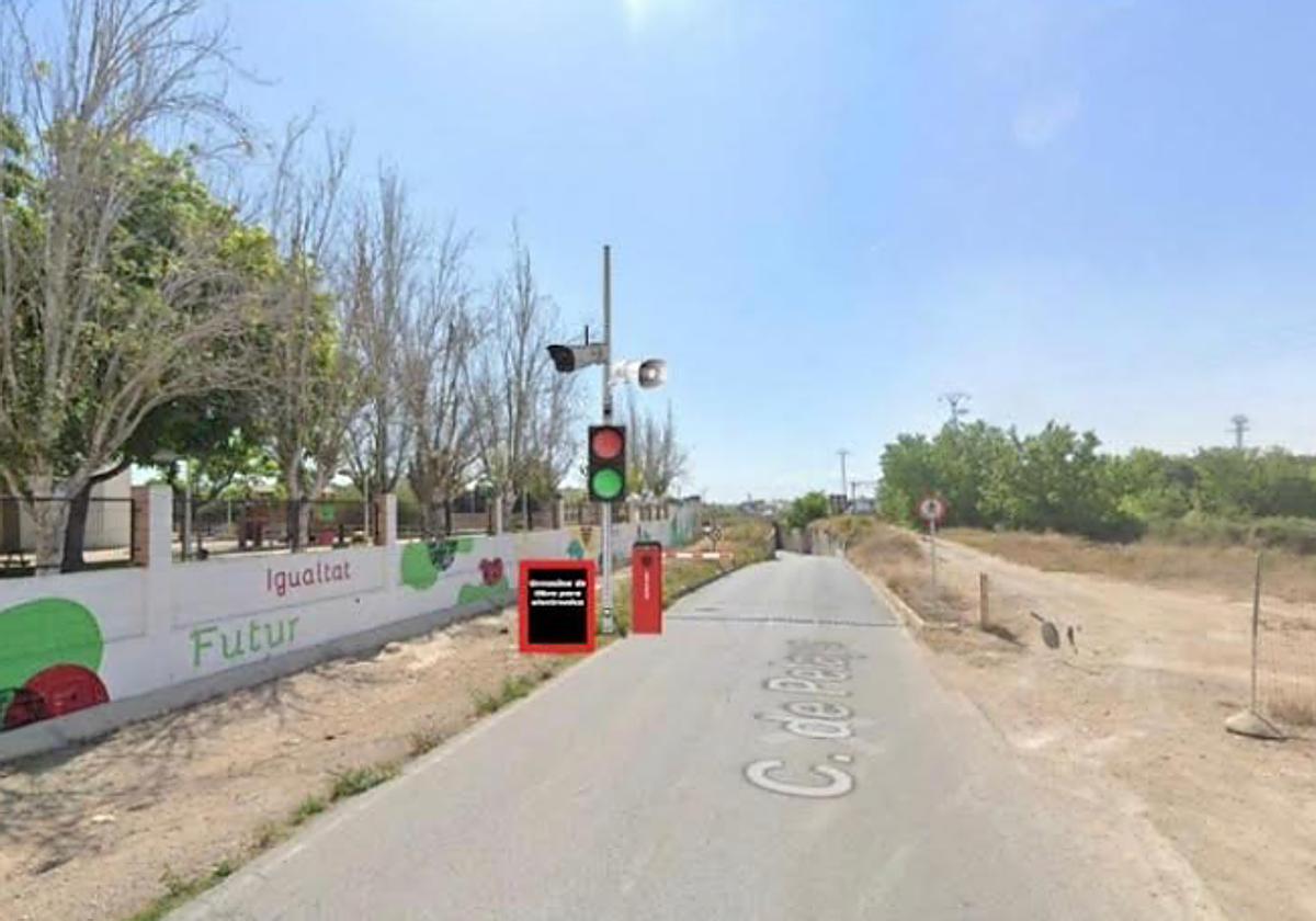 Sirenas de alerta temprana y semáforos en los túneles.