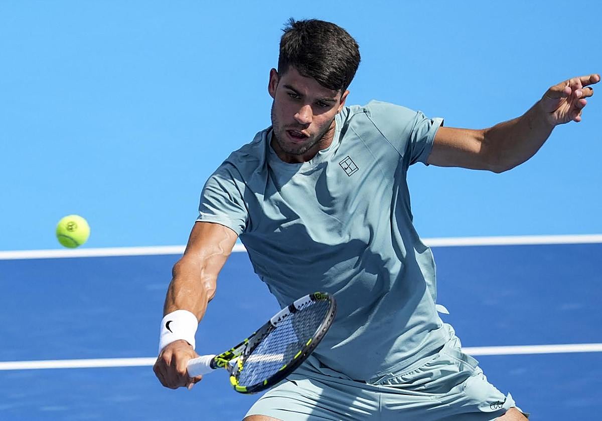 Carlos Alcaraz en la primera ronda ante Dzumhur.