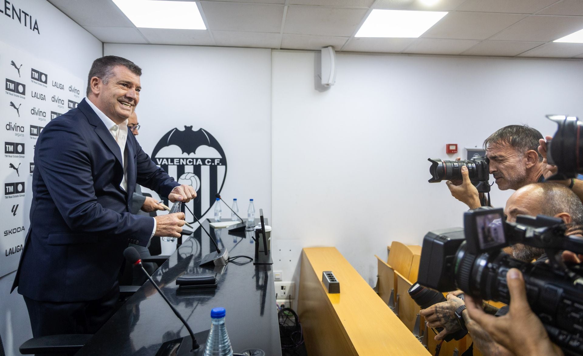 FOTOS | Primera rueda de prensa de Gourlay como CEO del Valencia CF