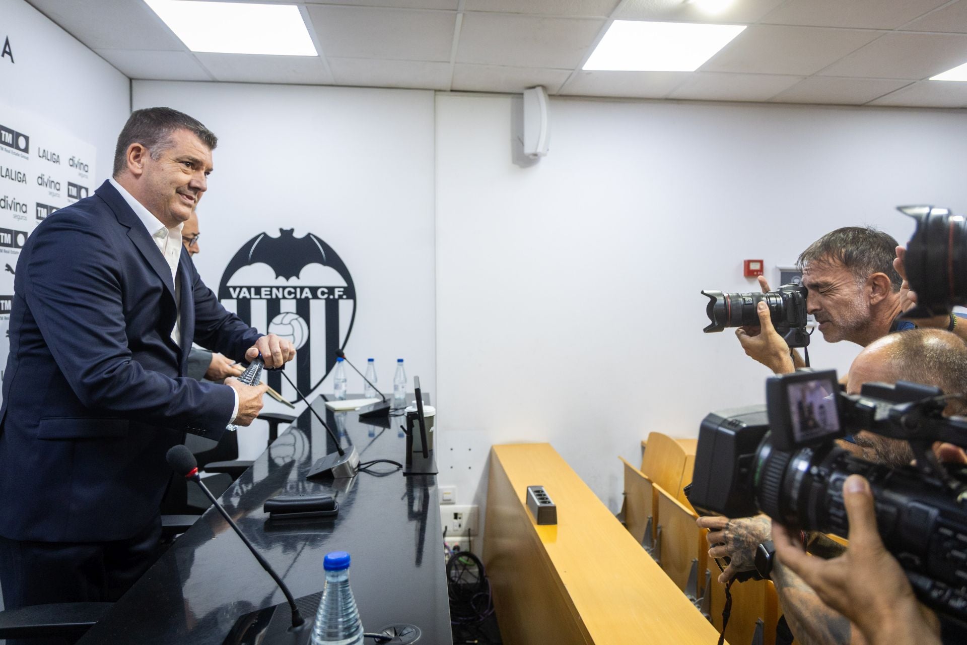 FOTOS | Primera rueda de prensa de Gourlay como CEO del Valencia CF