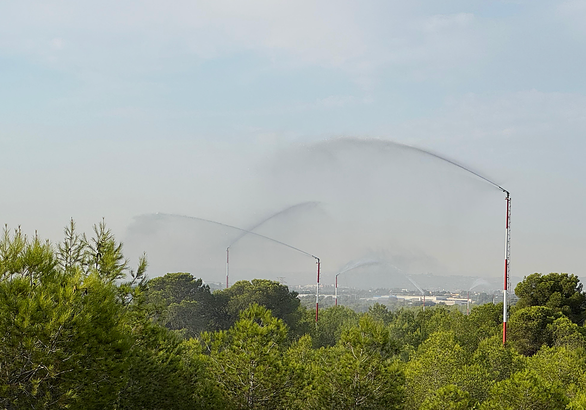 Activación de los cañones de agua de la Vallesa.