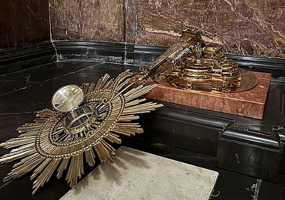 Estado en el que quedó la custodia en la capilla de Adoración Perpetua.