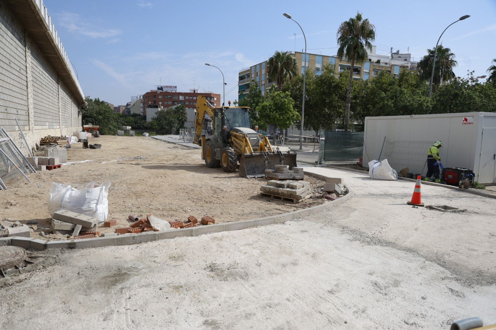 El Ayuntamiento ultima la mejora del acceso peatonal al apeadero de la Font de Sant Lluís