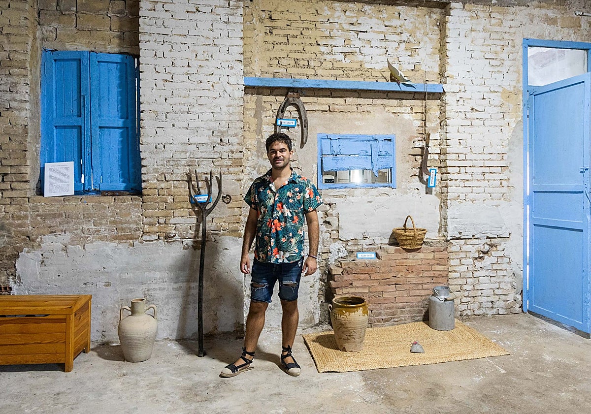 Imagen principal - Antiguas cuadras de la alquería, interior de la casa y patio de Ca Zarzo, en Benimaclet.