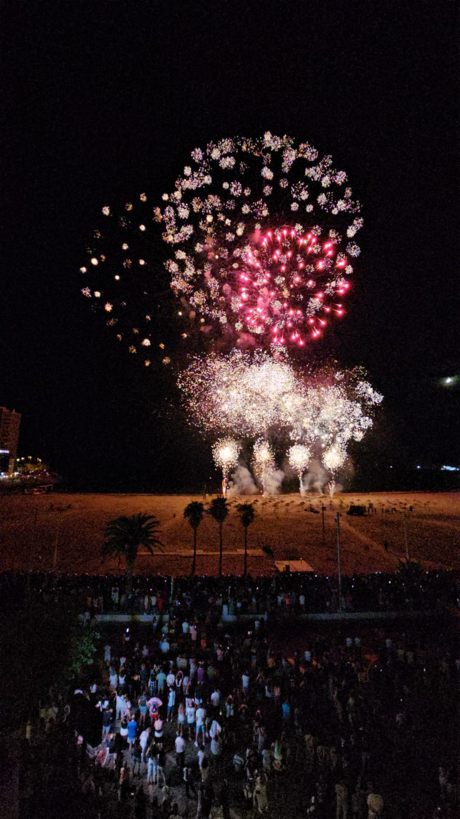 El espectáculo pirotécnico se disparará a las 23:49 horas, en la Playa La Concha.
