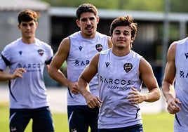 Carlos Álvarez de vuelta a los entrenamientos con el Levante.