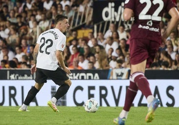 Santamaría ya amenaza la titularidad de Pepelu