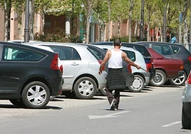 Imagen de archivo de un gorrilla en Valencia.