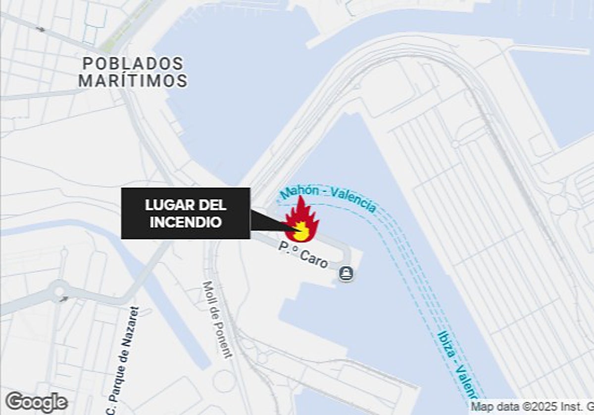 Un incendio en un barco desata las alarmas en el Puerto de Valencia