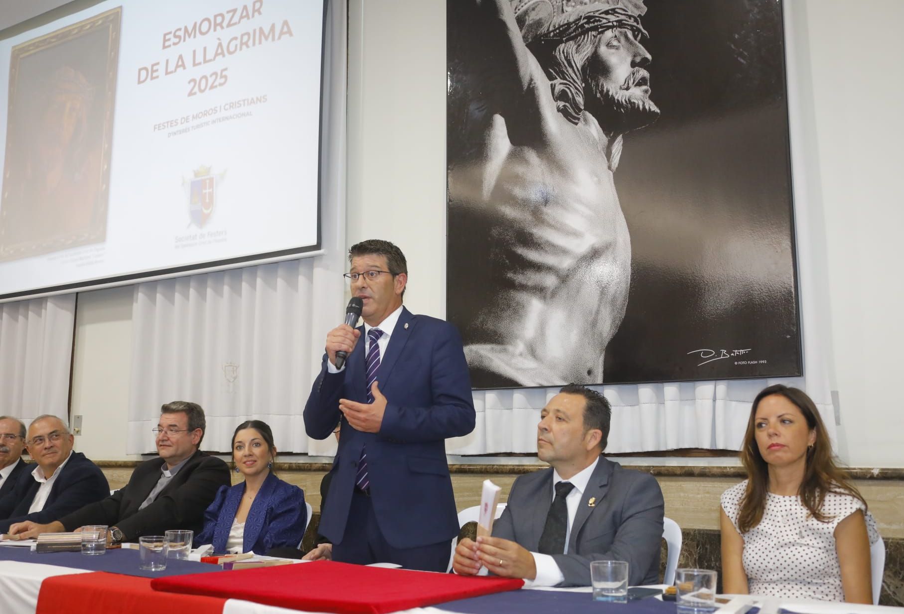 El alcalde durante su intervención en L'esmorzar de la Llàgrima.