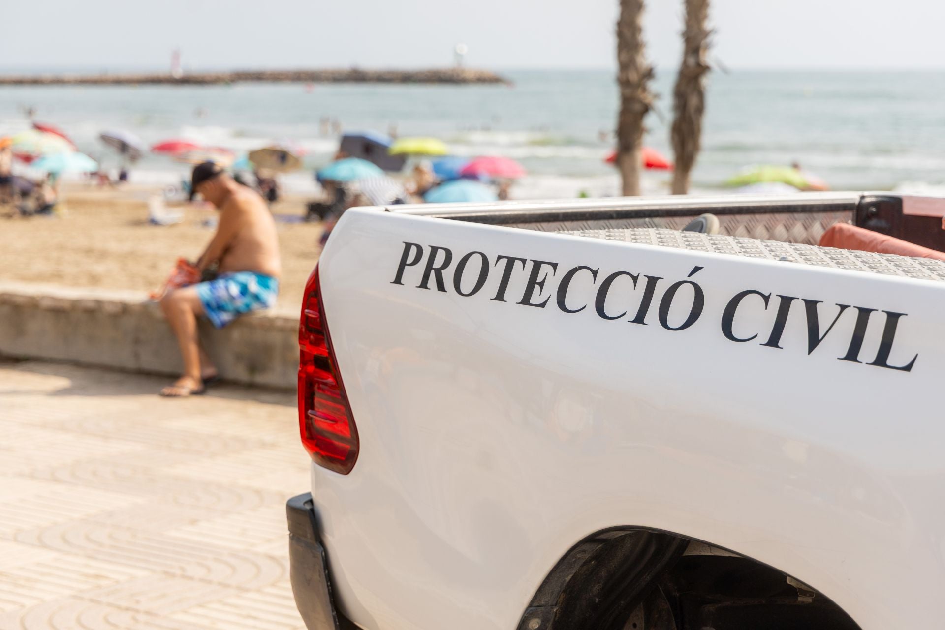 Port Saplaya, la playa contaminada y limpia al mismo tiempo