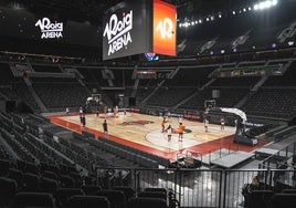 Valencia Basket femenino entrenando en el Roig Arena.