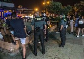 Imagen de archivo de la Guardia Civil en un control nocturno.