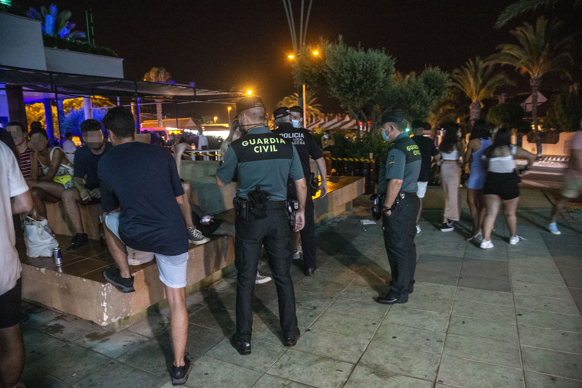 Imagen de archivo de la Guardia Civil en un control nocturno.