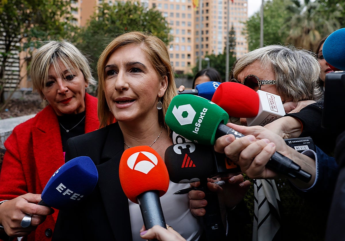 La exconsellera Salomé Pradas, antes de prestar declaración ante la jueza de la dana.