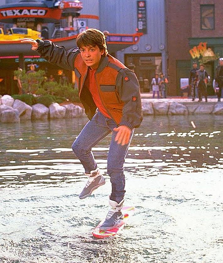 Imagen secundaria 2 - Fotogramas de Regreso al Futuro.