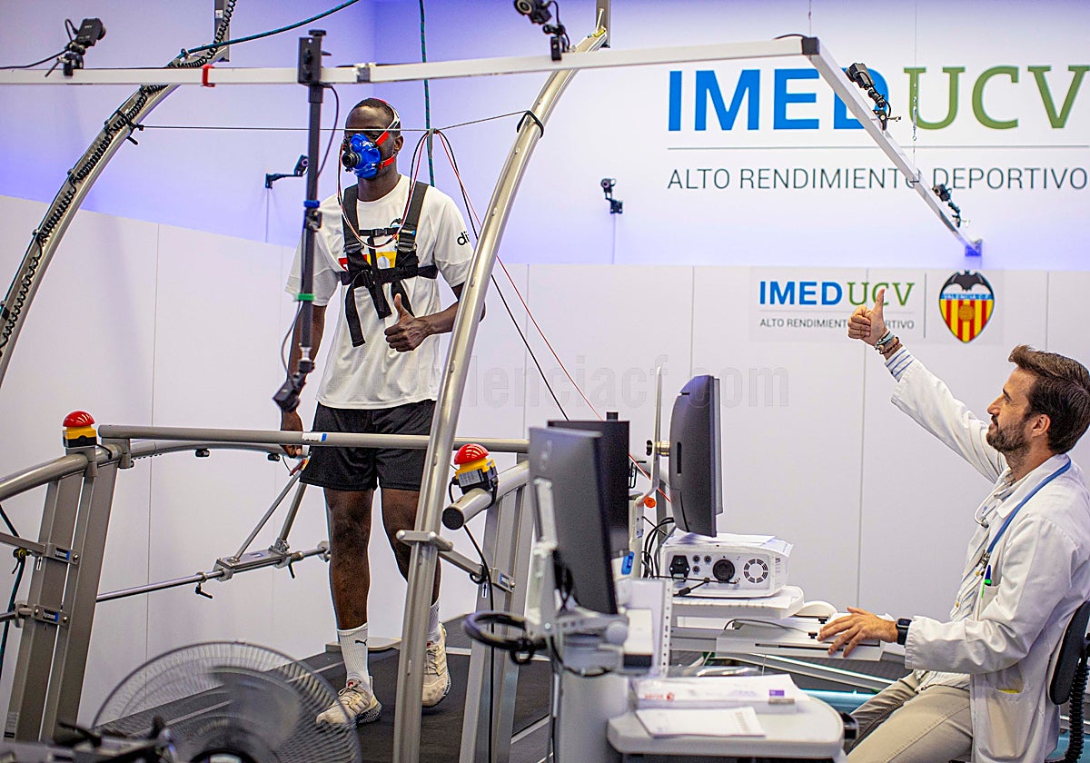 Diakhaby, durante las pruebas médicas de esta pretemporada.