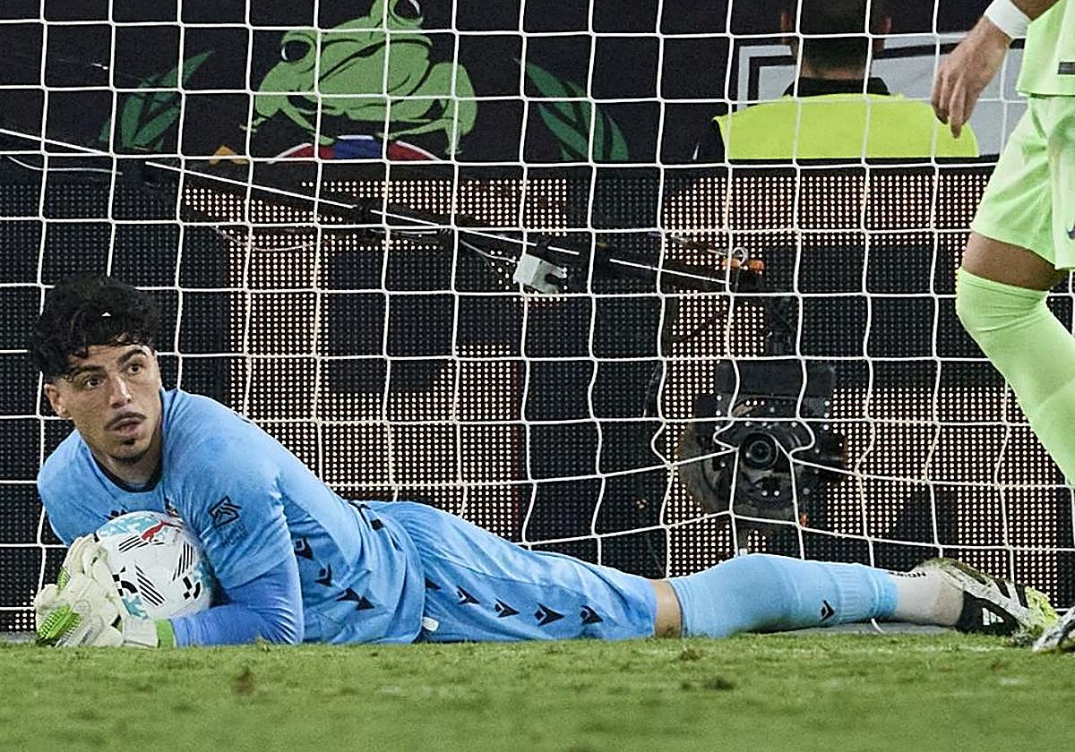 Pablo Cuñat, ante el Barcelona.