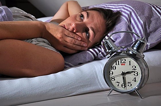 ¿Por qué nos despertamos a las 3 o 4 de la madrugada cada día?