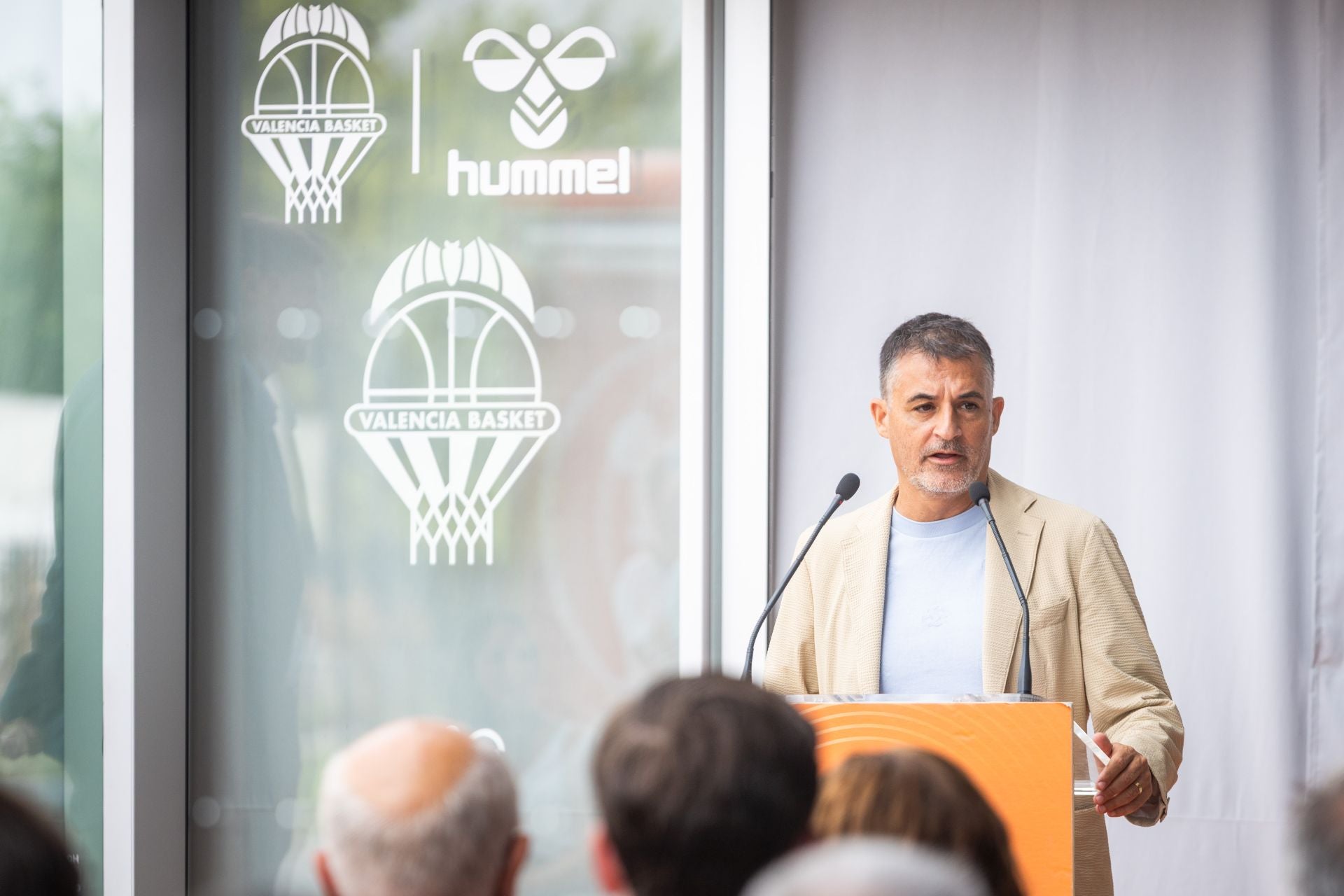 El Valencia Basket estrena nueva tienda en el Roig Arena