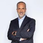 El presentador Santi Acosta estará al frente del nuevo espacio de la cadena de Mediaset.