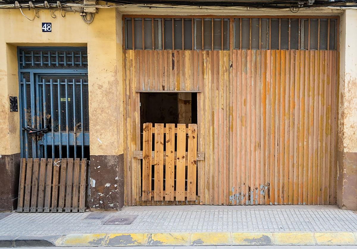 FOTOS | Las dos casas de Paiporta afectadas por la dana que han sido ocupadas