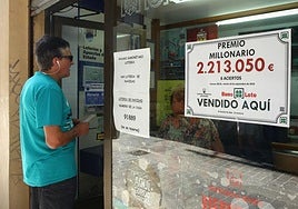 Un jugador de La Bonoloto en una imagen de archivo.