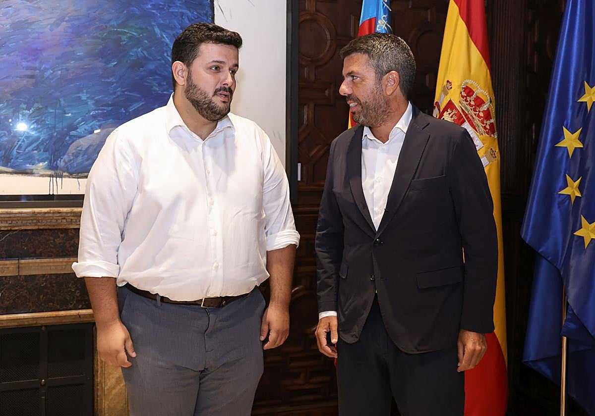 Ferris junto a Mazón en el Palau de la Generalitat.