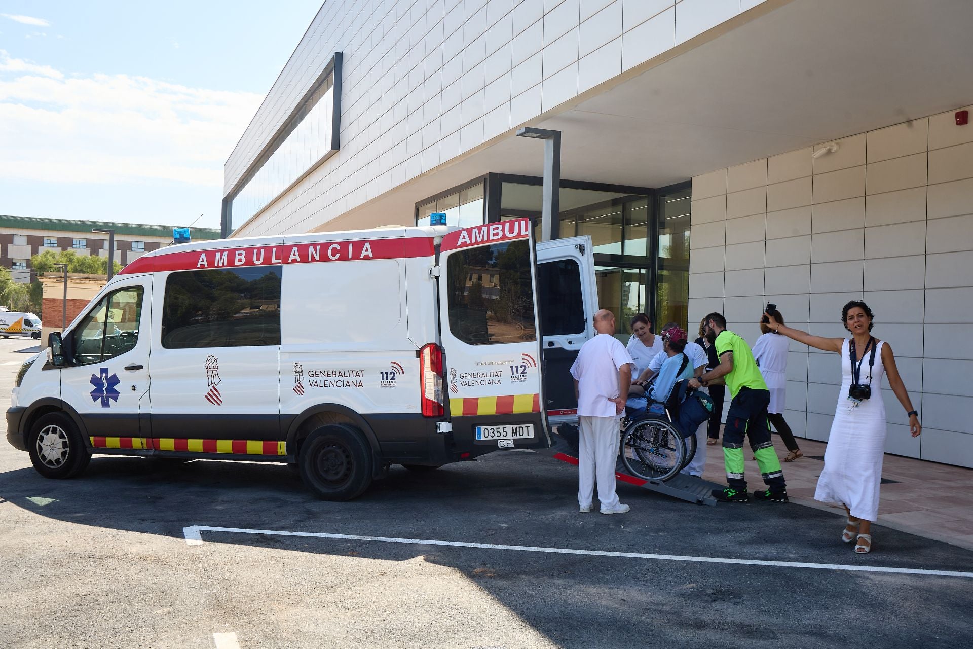 Fotos | El cierre del Doctor Moliner culmina con el traslado de los últimos quince pacientes