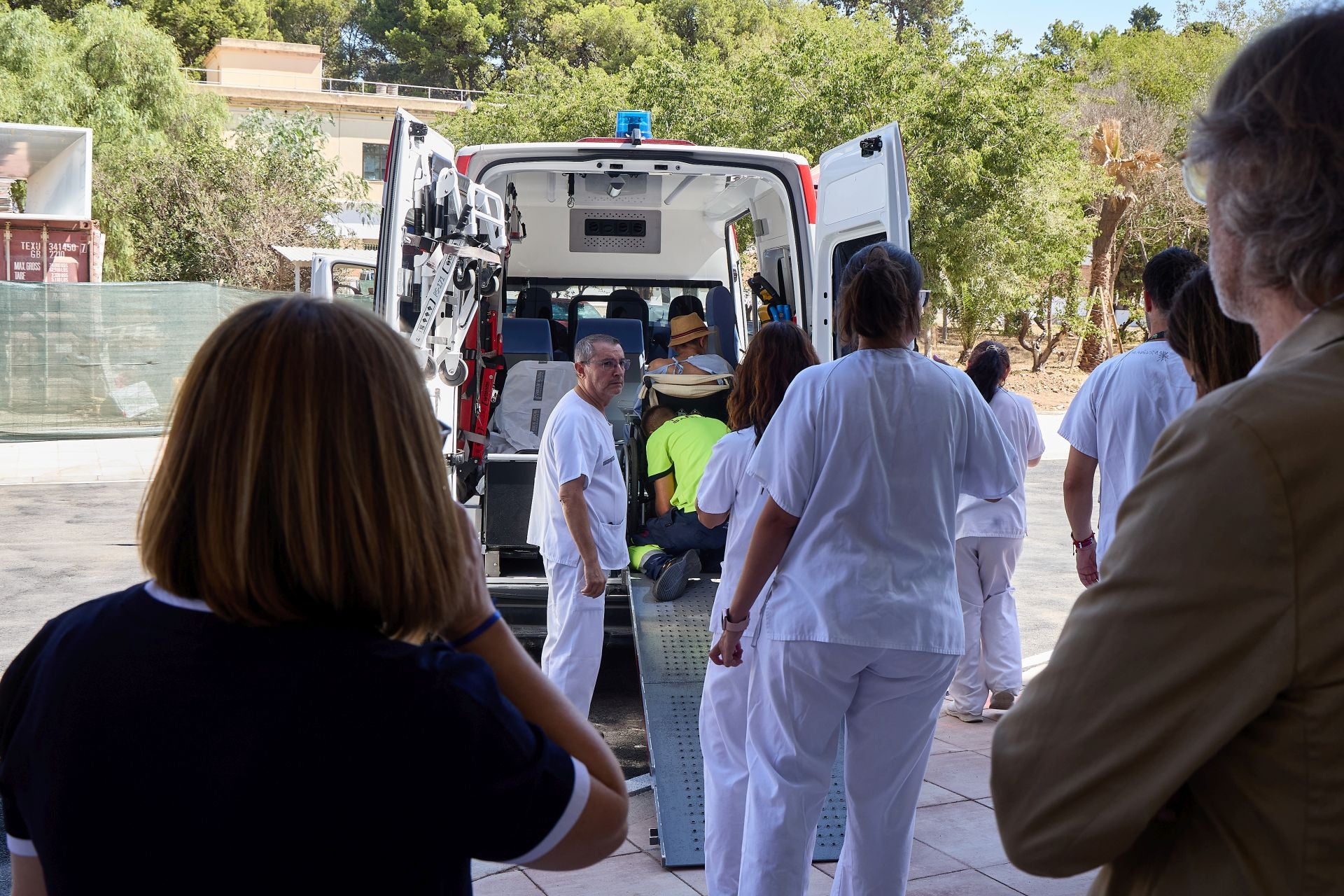 Fotos | El cierre del Doctor Moliner culmina con el traslado de los últimos quince pacientes