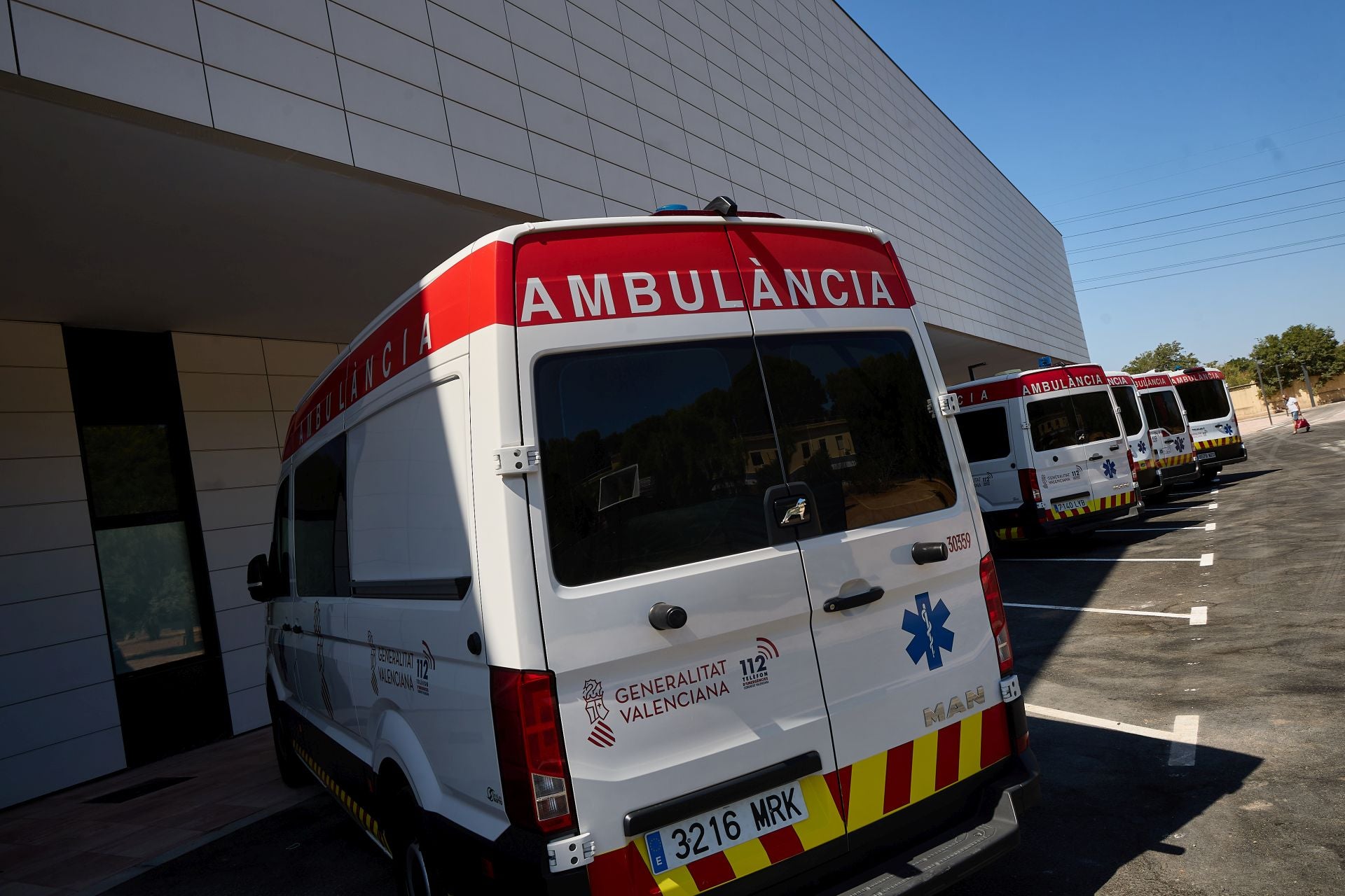 Fotos | El cierre del Doctor Moliner culmina con el traslado de los últimos quince pacientes