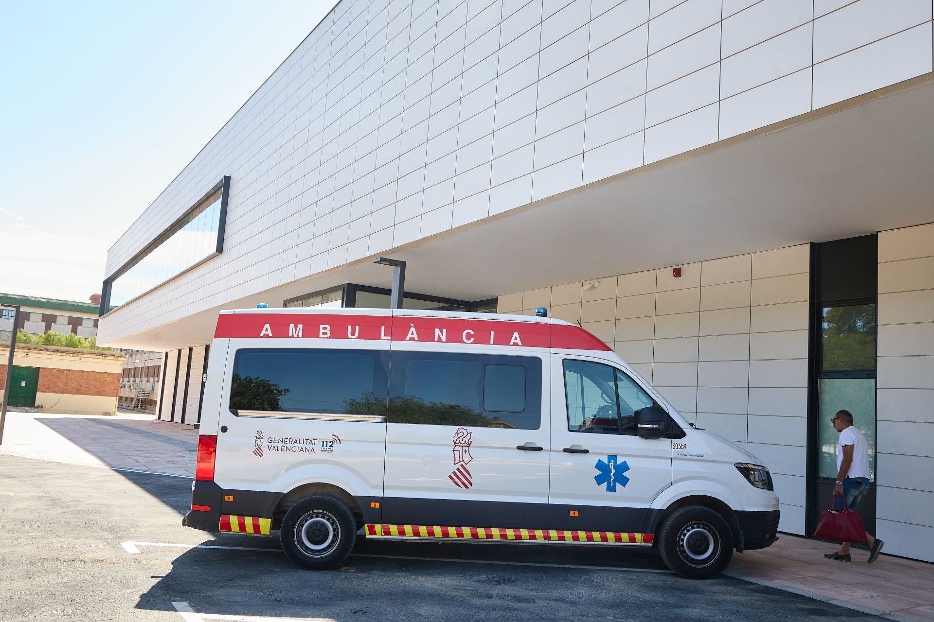 Fotos | El cierre del Doctor Moliner culmina con el traslado de los últimos quince pacientes