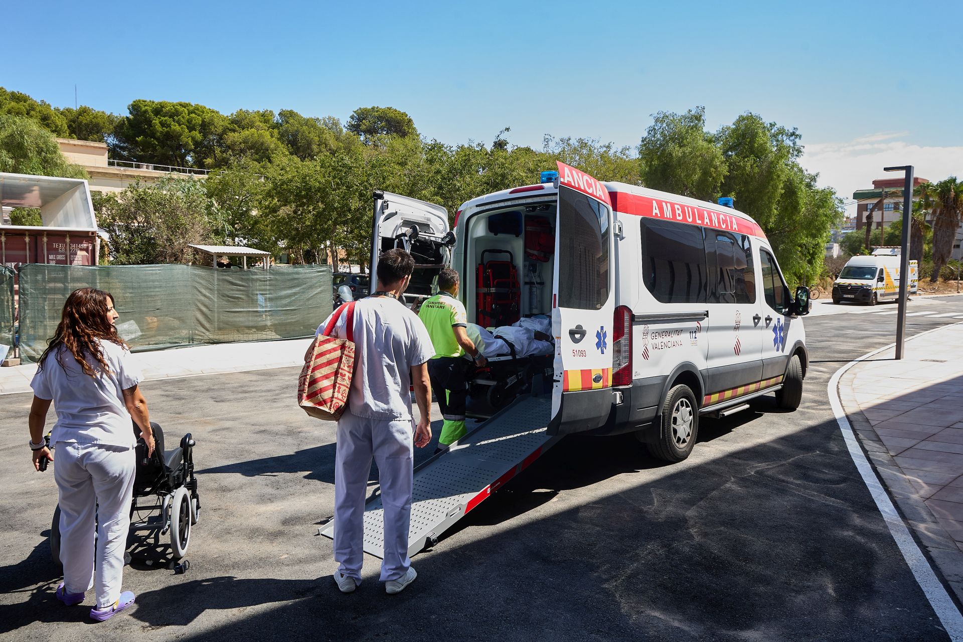 Fotos | El cierre del Doctor Moliner culmina con el traslado de los últimos quince pacientes