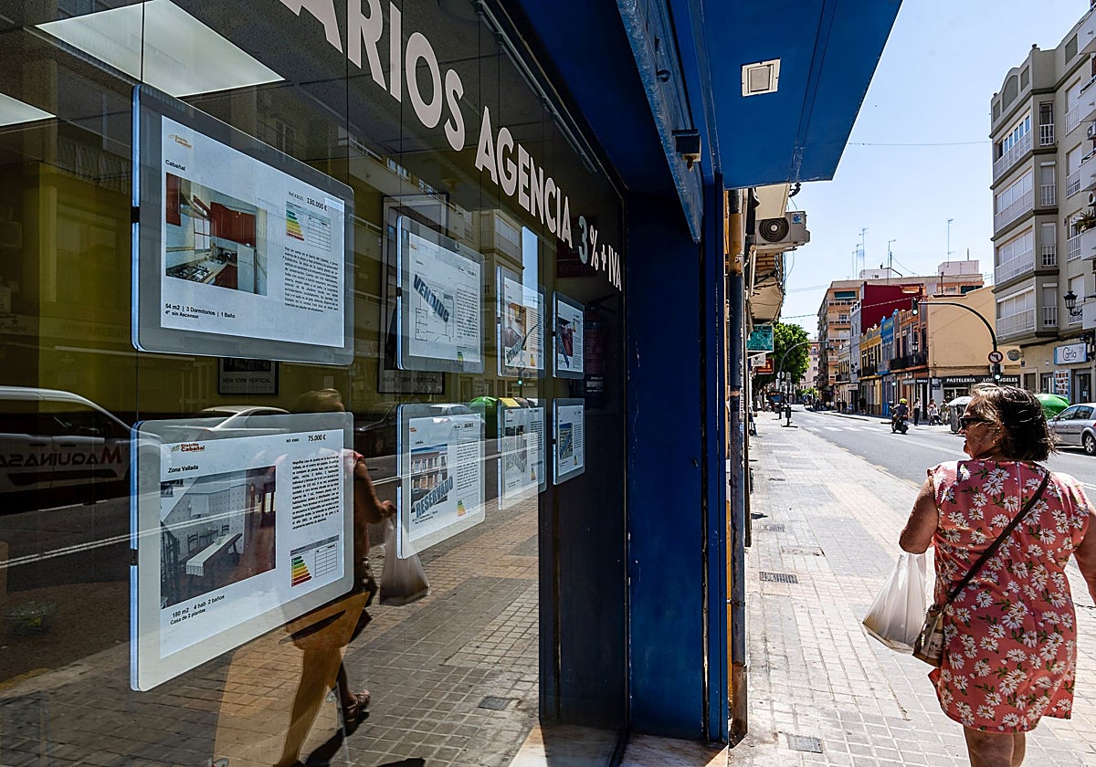 Inmobiliaria ubicada en el Cabanyal.