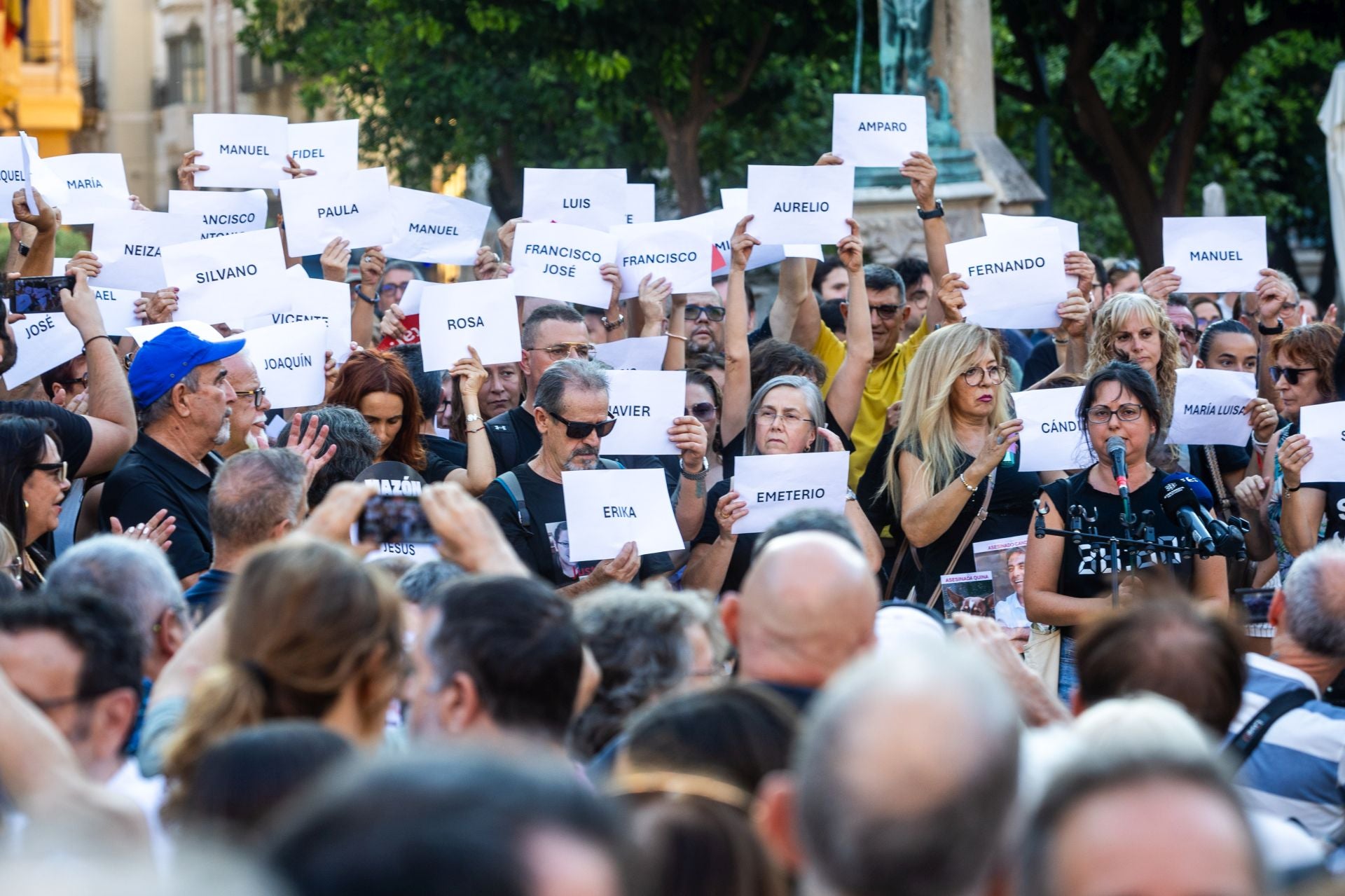 FOTOS | La décima manifestación contra Mazón en Valencia, diez meses después de la dana