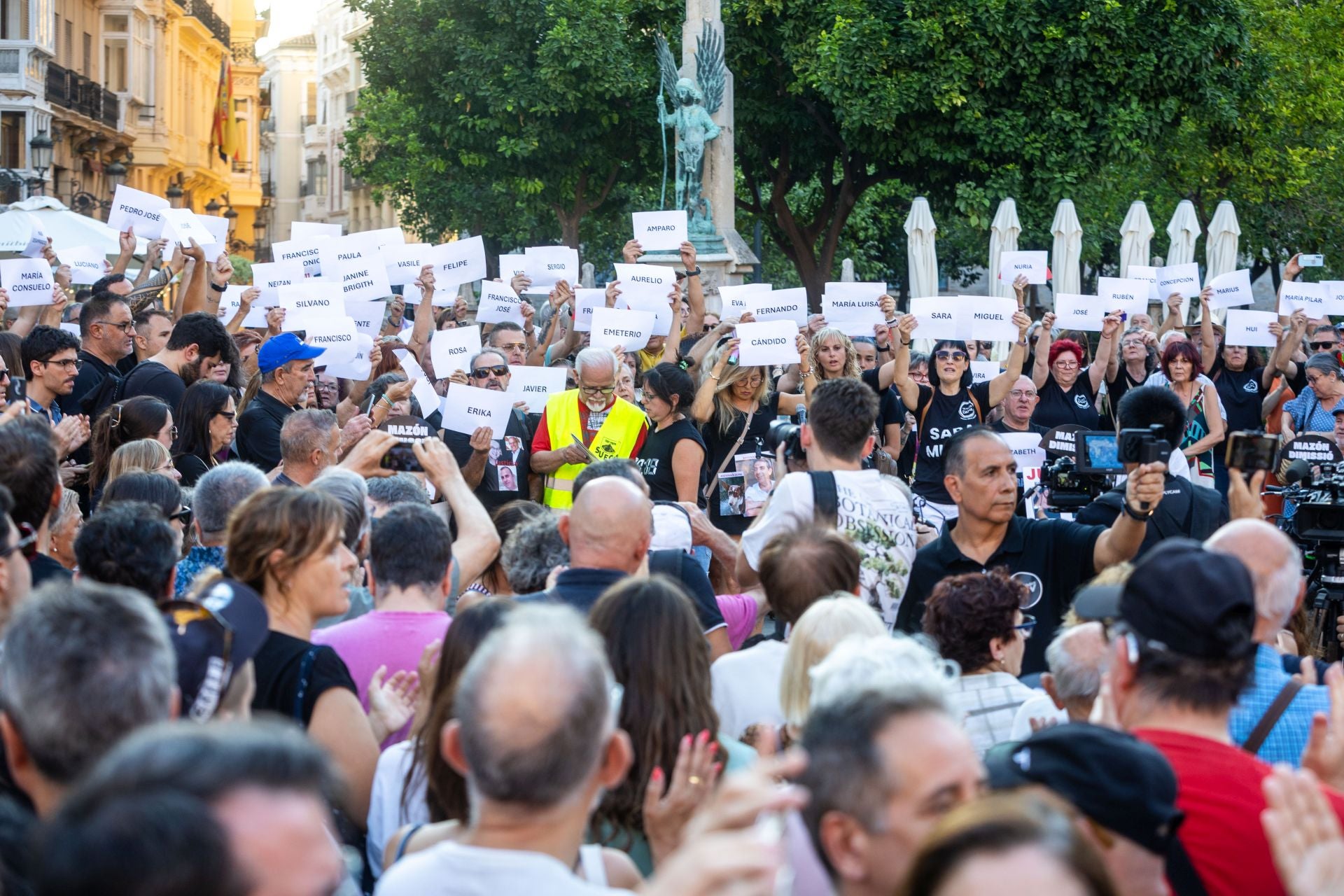 FOTOS | La décima manifestación contra Mazón en Valencia, diez meses después de la dana