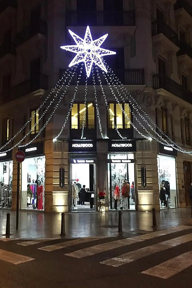 Estrella de Navidad que cada año se colgaba en la fachada.