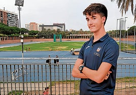 Joan querol posa durante una entrevista a Las Provincias.