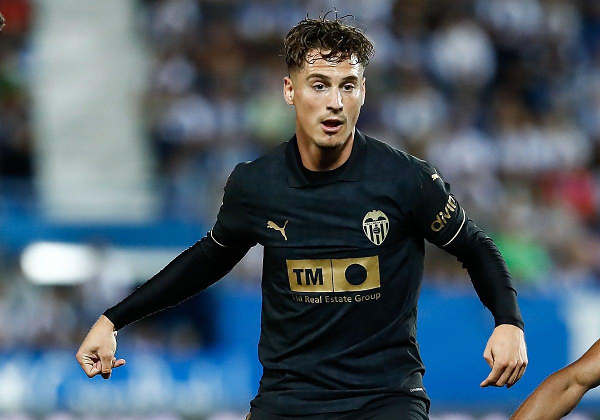Sergi Canós, durante un partido con el Valencia la temporada pasada.