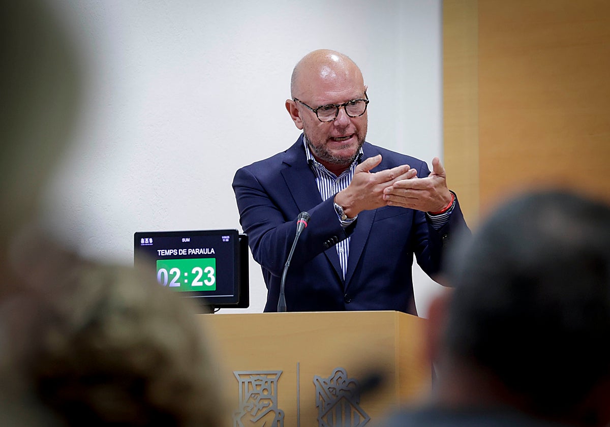 El portavoz de Hacienda del PSPV de Les Corts, Toni Gaspar, este lunes.