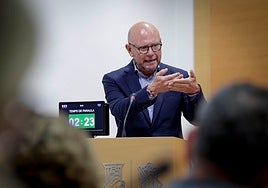 El portavoz de Hacienda del PSPV de Les Corts, Toni Gaspar, este lunes.