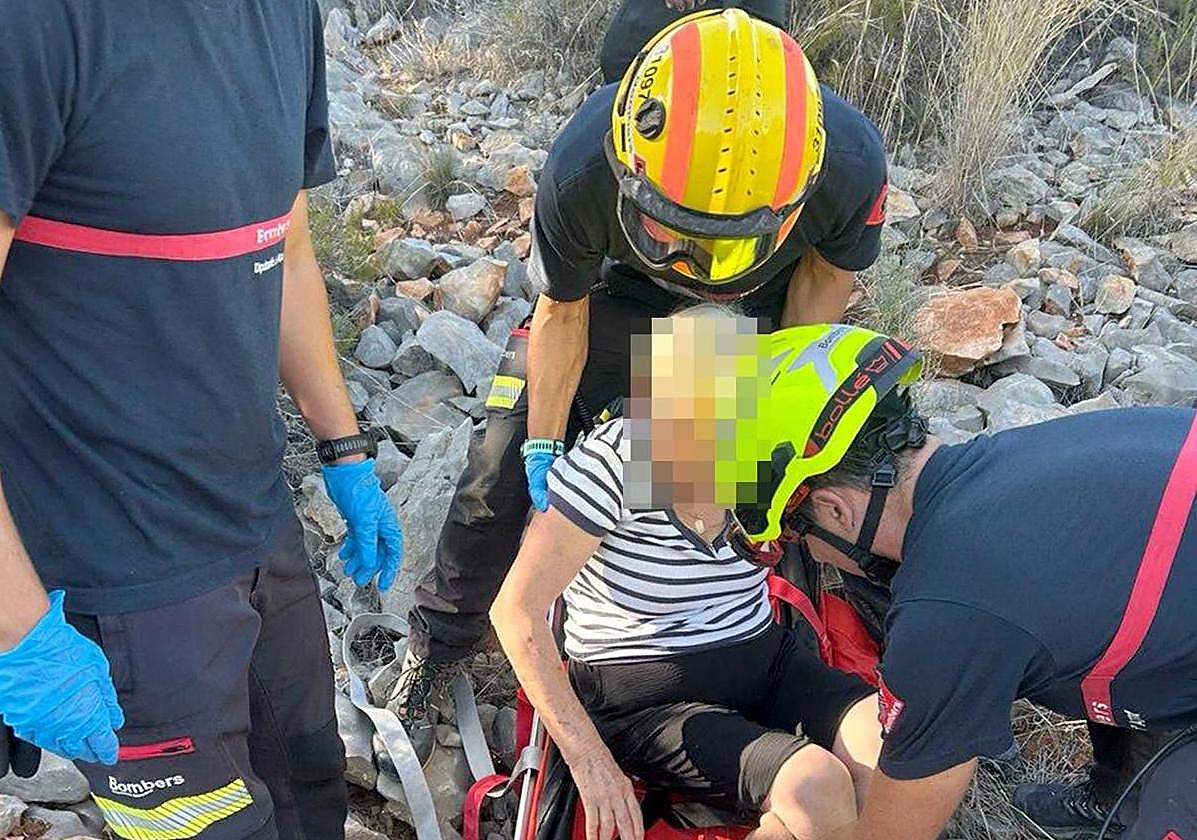 Rescatan una anciana de 90 años desaparecida en la Partida Benimallunt en Benissa