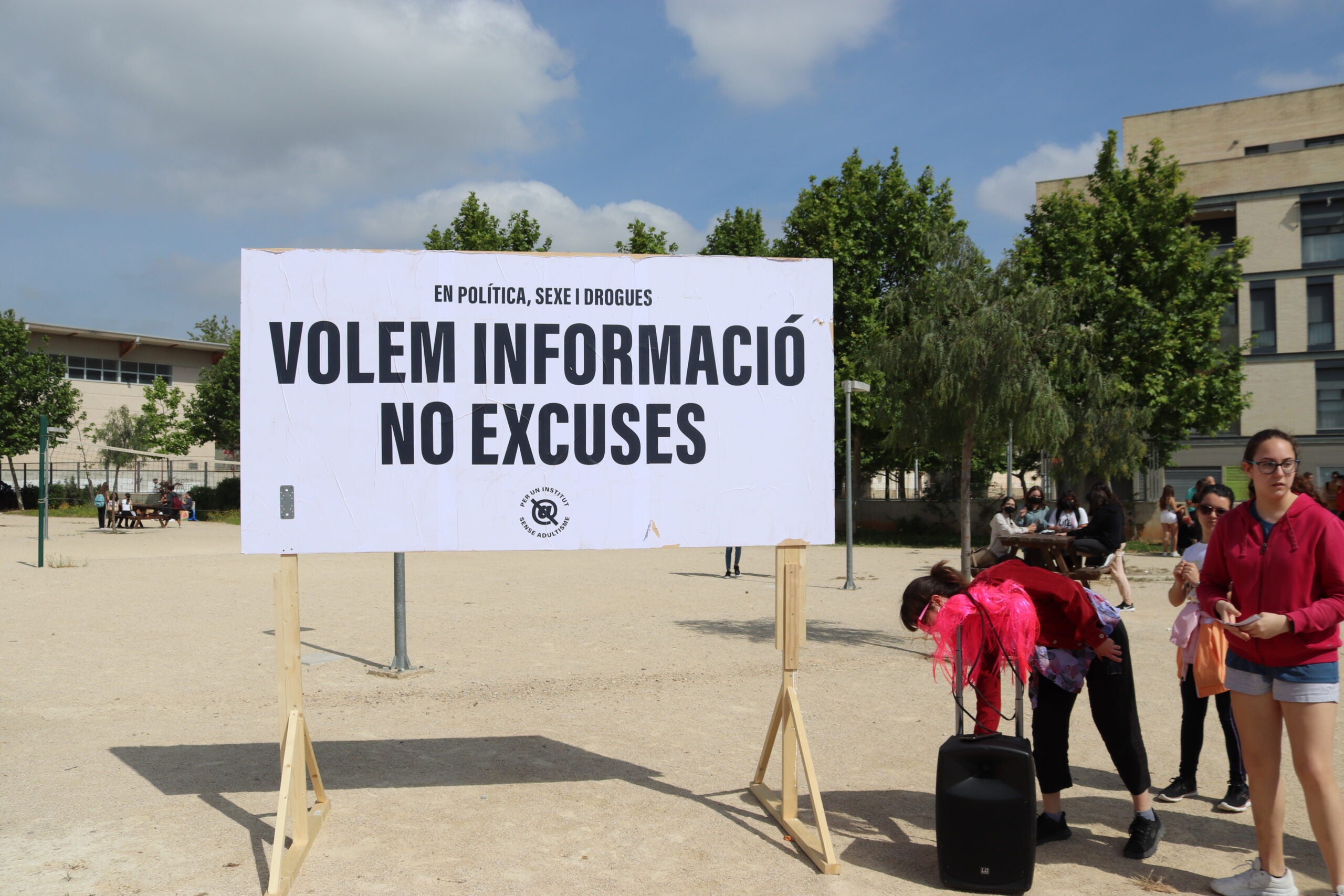 Los jóvenes reivindican a través de las actividades de la cooperativa su participación en la sociedad.